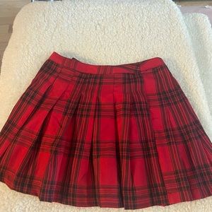 Adorable red plaid mini skirt!